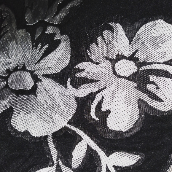 Banana Republic floral jacquard mini skirt, size 6 - Picture 2 of 7